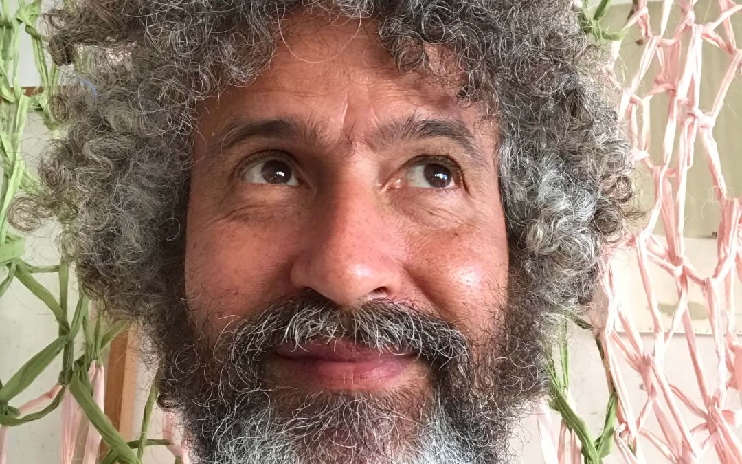 ERNESTO NETO E SUAS INÚMERAS CONEXÕES