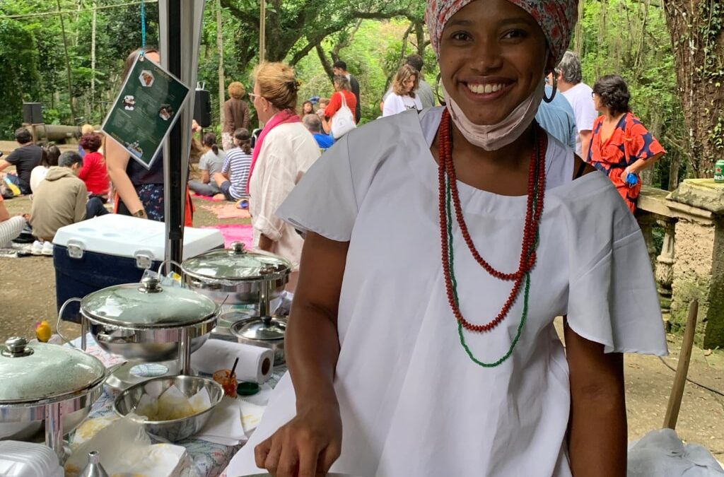 SABOR E PRATICIDADE DAS COMIDAS DE RUA