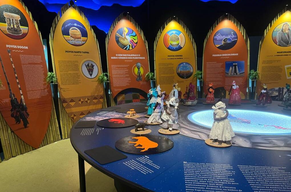 EXPOSIÇÃO CONECTA ASTROS E POVOS