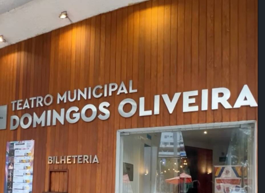 MUITO ALÉM DO TEATRO