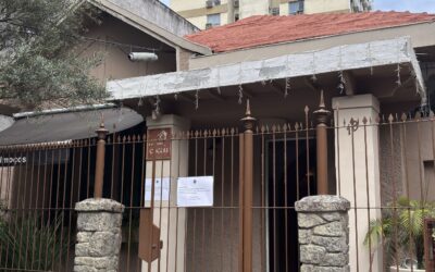 VAIVÉM COMERCIAL ABRIL