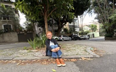 A MULHER POR TRÁS DOS MOVIMENTOS